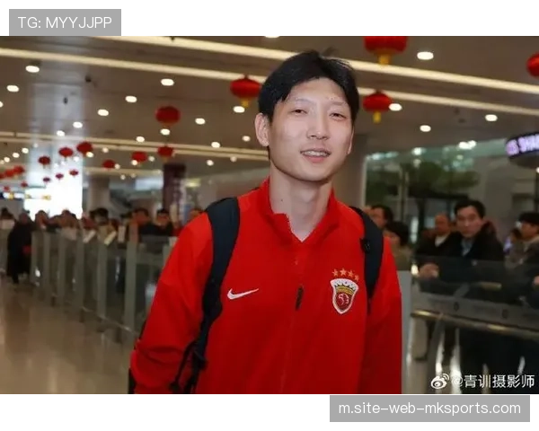 上海海港新援杨希攻防俱佳 成为球队首轮失利少数亮点